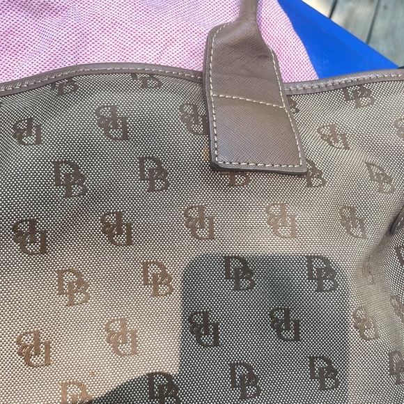 Dooney & Bourke 1975 taupe brown pink interior 16”/12” strap down 11” - Picture 14 of 17